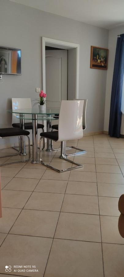 Apartments Sandra فيرسار المظهر الخارجي الصورة